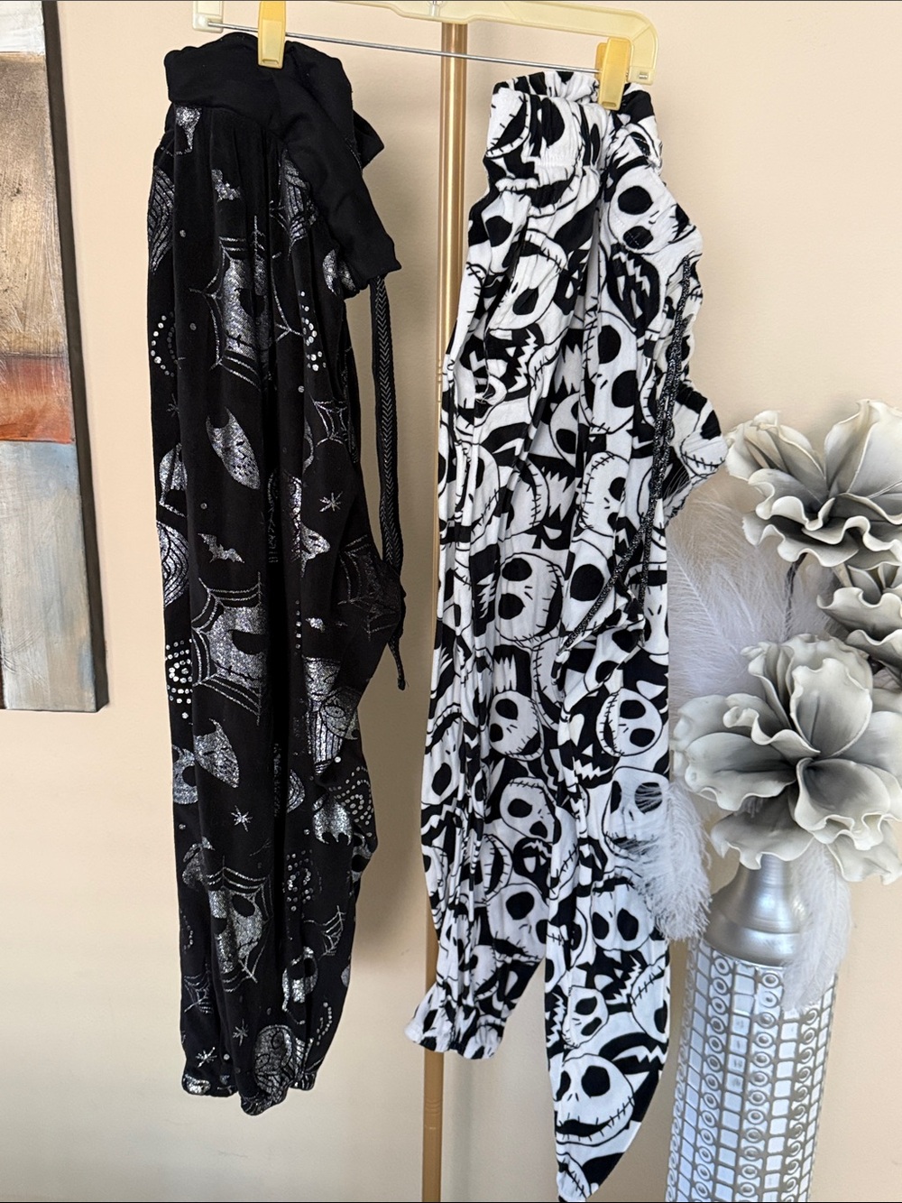 Black & White Halloween Print Womens Jogger Pants